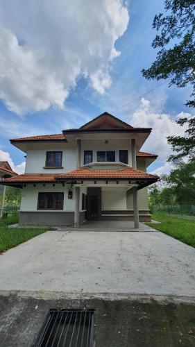 Quiet and spacious Bungalow Homestay @ Kerteh