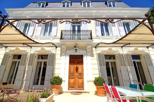 Manoir d'Amaury - Chambres d'hôtes - Accommodation - Gréoux-les-Bains