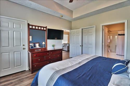 Two-Bedroom Apartment image 7