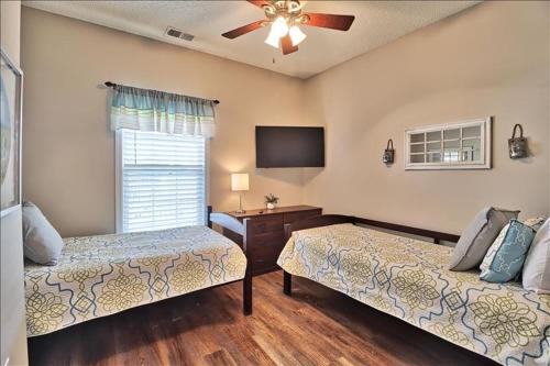 Two-Bedroom Apartment image 5