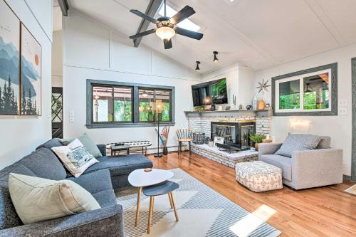Cozy Lake Ariel Gem with Fire Pit and Resort Amenities in Lake Ariel, USA
