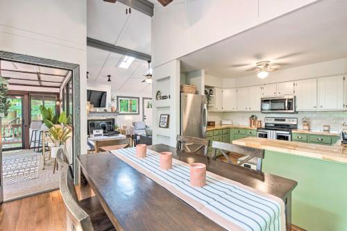 Cozy Lake Ariel Gem with Fire Pit and Resort Amenities in Lake Ariel, USA