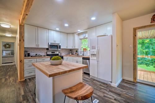 Updated Knoxville Home with Media Room and Patio! in Knoxville, USA