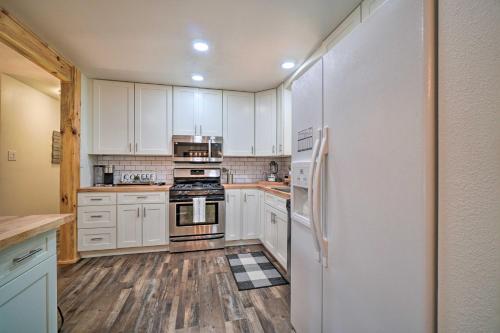 Updated Knoxville Home with Media Room and Patio! in Knoxville, USA