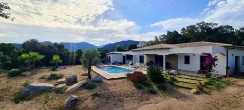 Villa de 5 chambres avec piscine privee jardin clos et wifi a Conca a 2 km de la plage