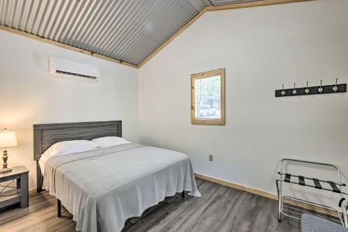 Tallassee Cabin with Forest Views Near Creek! in Tallassee, USA