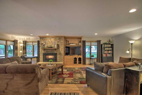 Spacious Verndale Home with Backyard Fire Pit!