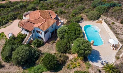 Villa Verde con piscina indipendente con 5 camere e 4 bagni