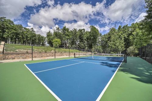 Hike, Fish and Relax Rural Craftsman in Glenville!