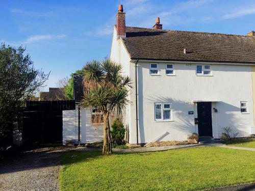 Sea Bean 2 Bedroom House Manorbier Tenby Pet Friendly