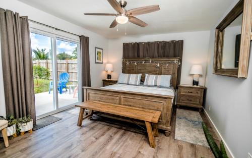 The Sunset Dream - Villa Pool Lake for Families in Fort Lauderdale, USA