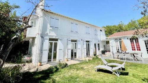 Très jolie Villa Bianca, maison avec jardin privé à Deauville