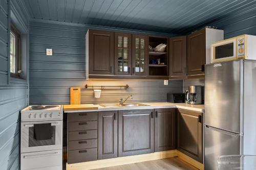 кухня, Cabin alongside the beautiful fjærlandsfjord in Флаленд