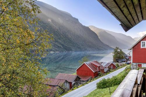Вид, Cabin alongside the beautiful fjærlandsfjord in Флаленд