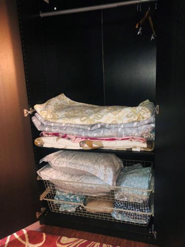 67-26 Austin Cove near subway, all shops, restaurants! Separate Entrance in New York, USA