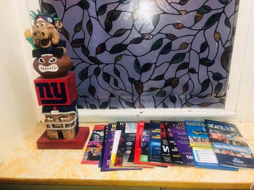 67-26 Austin Cove near subway, all shops, restaurants! Separate Entrance in New York, USA