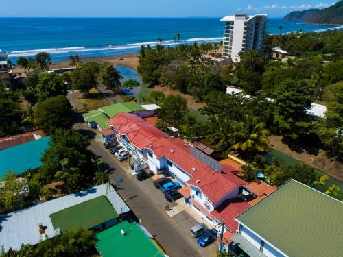 Buitenkant, CLUB IBIZA - Party Hotel & Beach Club in Jaco