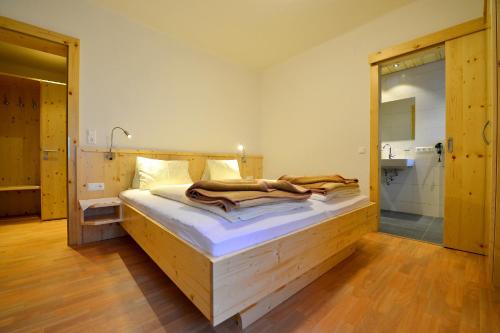 Two-Bedroom Apartment with Lake View