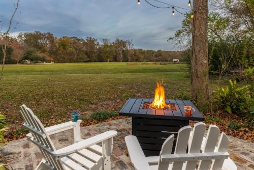 Maison D'Memoire Bed & Breakfast Cottages - image 2