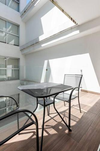 600 sq ft in trendy area, 150 BPS fiber optic 600 sq ft in trendy area, 150 BPS fiber optic