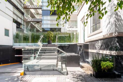 600 sq ft in trendy area, 150 BPS fiber optic 600 sq ft in trendy area, 150 BPS fiber optic