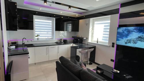 Кухня, #5 TGHA Luxury One Bedroom Apartment in Athlone in Атлон