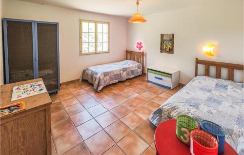 3 Bedroom Nice Home In Fouzilhon