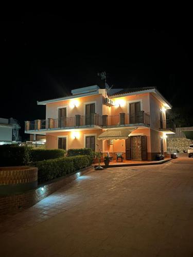  DonnaPeppina Siracusa, Pension in Plemmirio