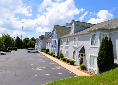 Quality Inn Crossville Near Cumberland Mountain State Park