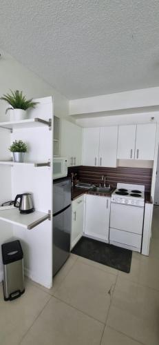 Miami Beach Suncoast apartments VII - image 14