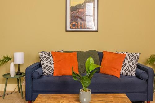 Walkable 1BR Apt Downtown by Frontdesk - image 10