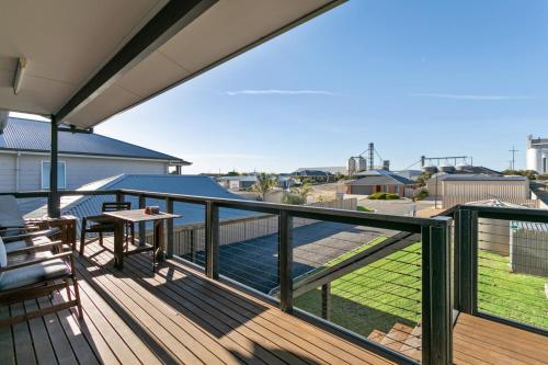 ระเบียง/ชานเรือน, Big Blue Tailem Bend in เทเลม เบนด์