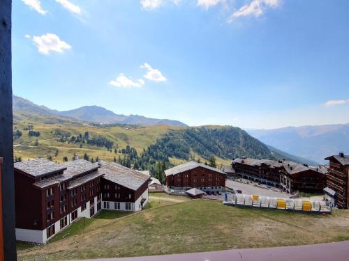Studio cabine pour 4 au pied des pistes avec balcon - FR-1-455-216 in La Plagne
