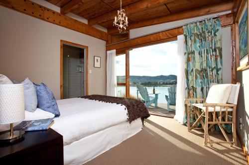 Guestroom, Kaimata lodge in Cape Saunders