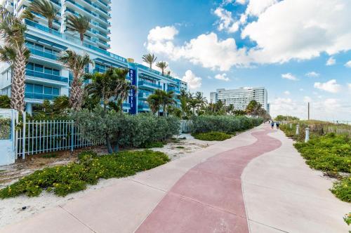 Modern Geometry at Monte Carlo Miami Beach - image 9