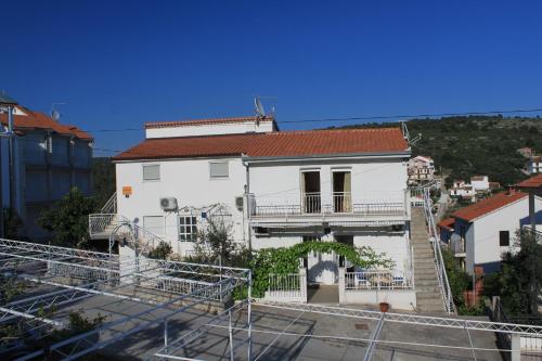  Apartments with a parking space Mavarstica, Ciovo - 8685, Pension in Trogir