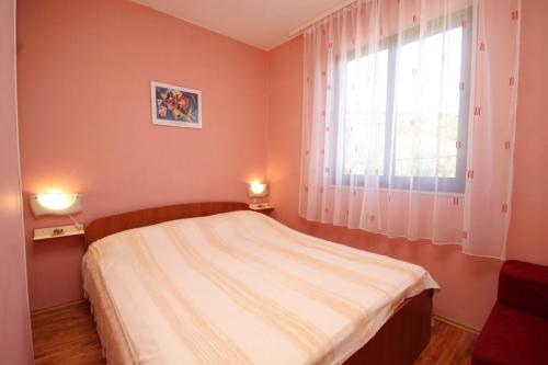 Apartments by the sea Rukavac Vis - 8893 - image 12
