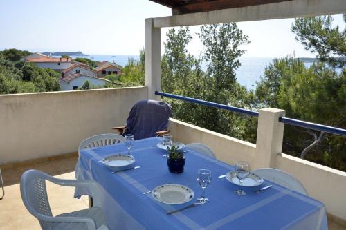 Apartments by the sea Milna Vis - 8943 - image 12
