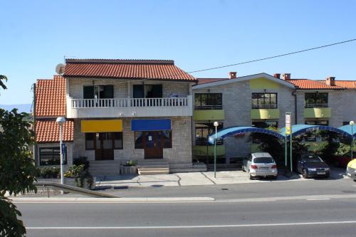 Apartments and rooms with parking space Makarska - 9128 - Chambre d'hôtes - Makarska