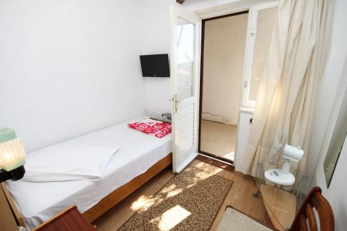 Apartments and rooms with parking space Makarska - 9128 - image 12