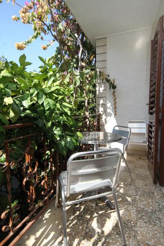 Apartments and rooms with parking space Makarska - 9128 - image 4