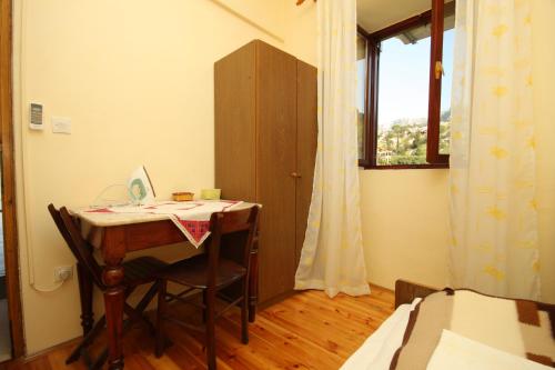 Three-Bedroom Holiday Home  image 8