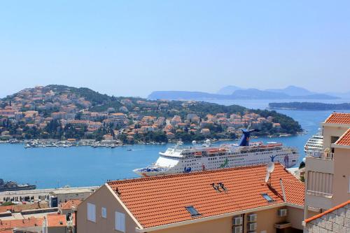 Apartments with WiFi Dubrovnik - 8975 - image 12
