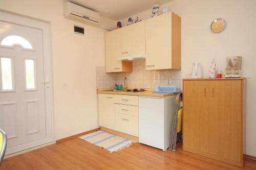 Apartment Mlini 8970b - image 9