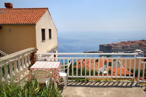 Apartments with a parking space Dubrovnik - 9099 - image 3