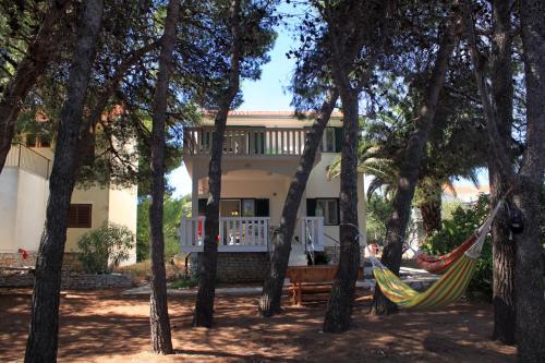 Apartments by the sea Sevid Trogir - 9125 - image 2