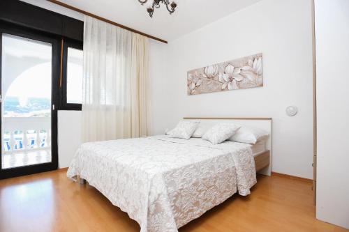 Apartments by the sea Marina Trogir - 9035 - image 14
