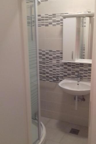 ห้องน้ำ, Studio Molunat 8964b in โมลูนัต