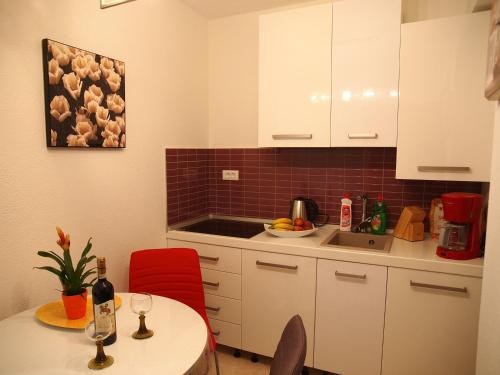 Two-Bedroom Apartment with Terrace and Sea View image 8