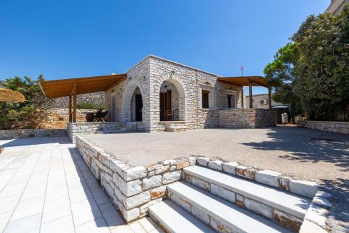 A szálláshely kívülről, Avgerinos Village in Agiassos